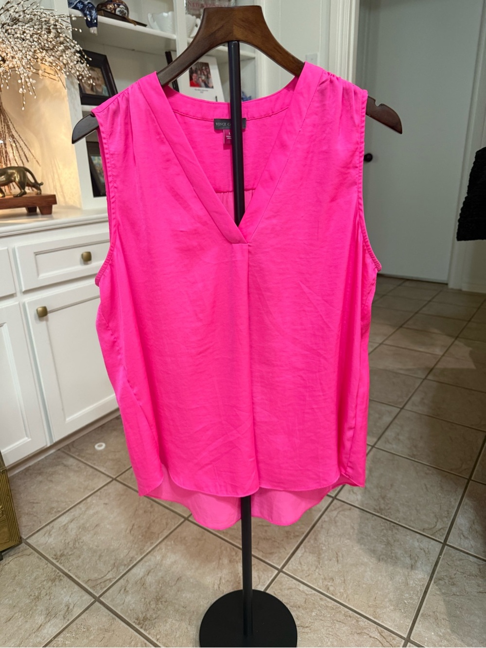 Vince Camuto Hot Pink Sleeveless V-Neck Blouse Size Large
